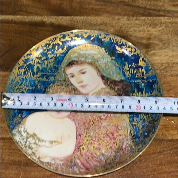 Edna Hibel “And Unto Us a Child is Given” - Picture 3 of 3